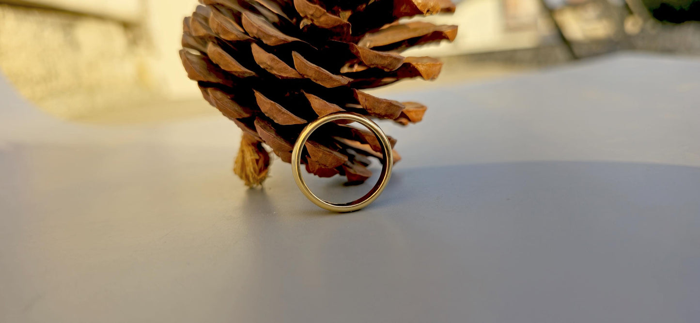 Solid Gold Thin Wedding Band / Stacking Ring / Wedding Band / Dainty Minimalist Simple Plain Ring, gift for wife, band for women