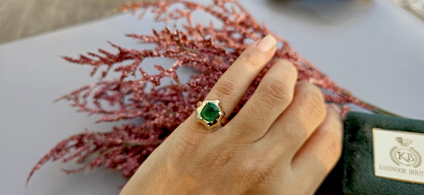 Natural Emerald Signet Solitaire ring in , Ring for her\Women, statement ring, pinky finger ring, right hand ring, with IGI certificate