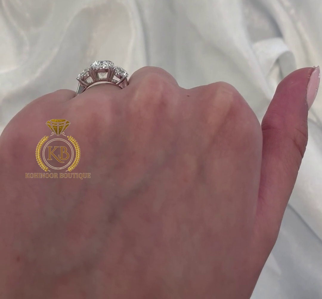 Classic 3 Stone Oval moissanite Engagement Ring, ring for her, 3 stone anniversary ring, ring for women, gift for her.