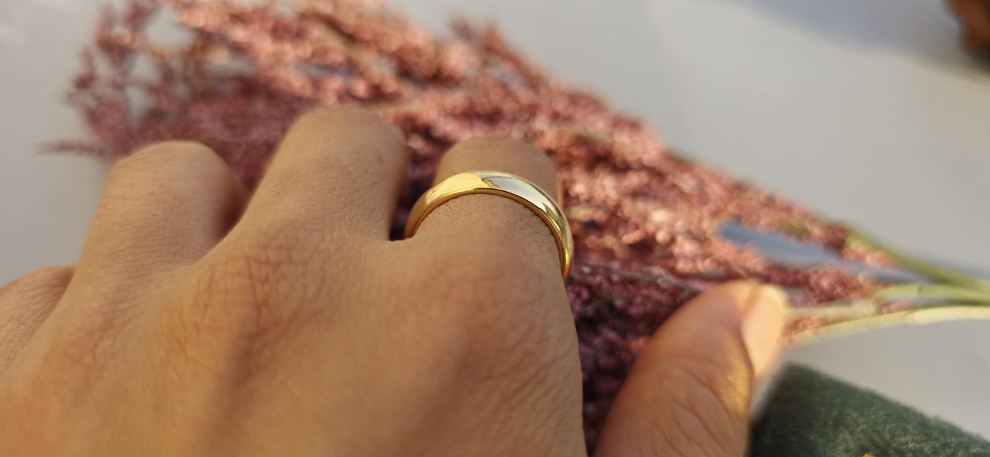 Solid Gold Thin Wedding Band / Stacking Ring / Wedding Band / Dainty Minimalist Simple Plain Ring, gift for wife, band for women