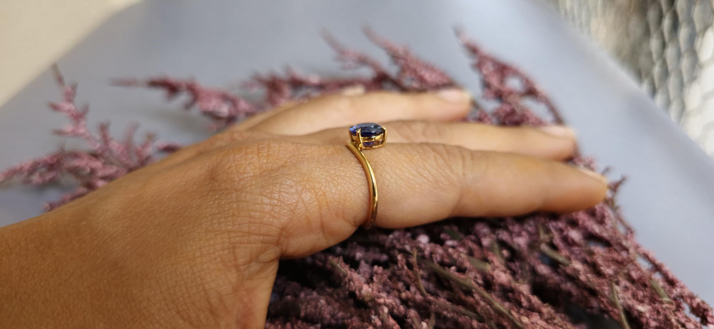 East West  set Corn flower Blue sapphire oval Cut with floating setting ring