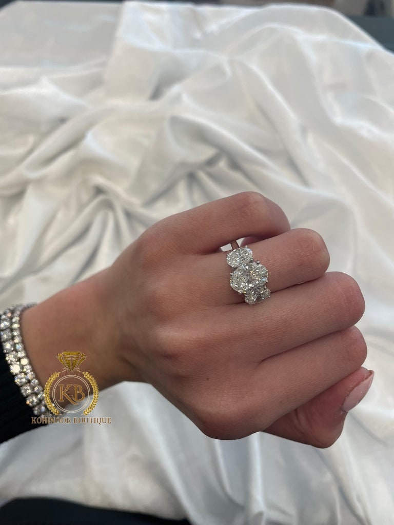 Classic 3 Stone Oval moissanite Engagement Ring, ring for her, 3 stone anniversary ring, ring for women, gift for her.