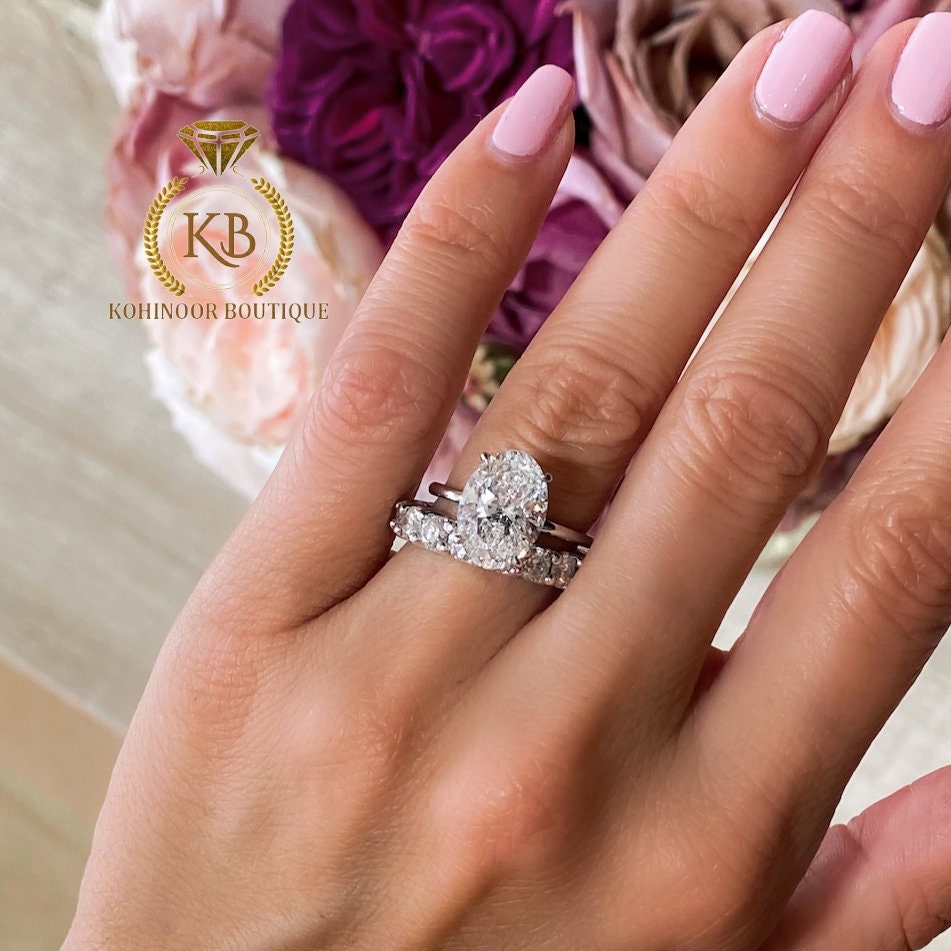 Oval Moissanite Diamond Solitaire Hidden Halo Engagement\Propose\Anniversary\Promise Ring in 18k\14k\10k White\Yellow\Rose Gold