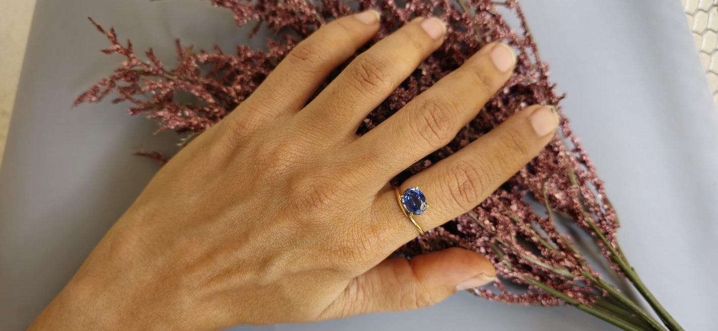 East West  set Corn flower Blue sapphire oval Cut with floating setting ring