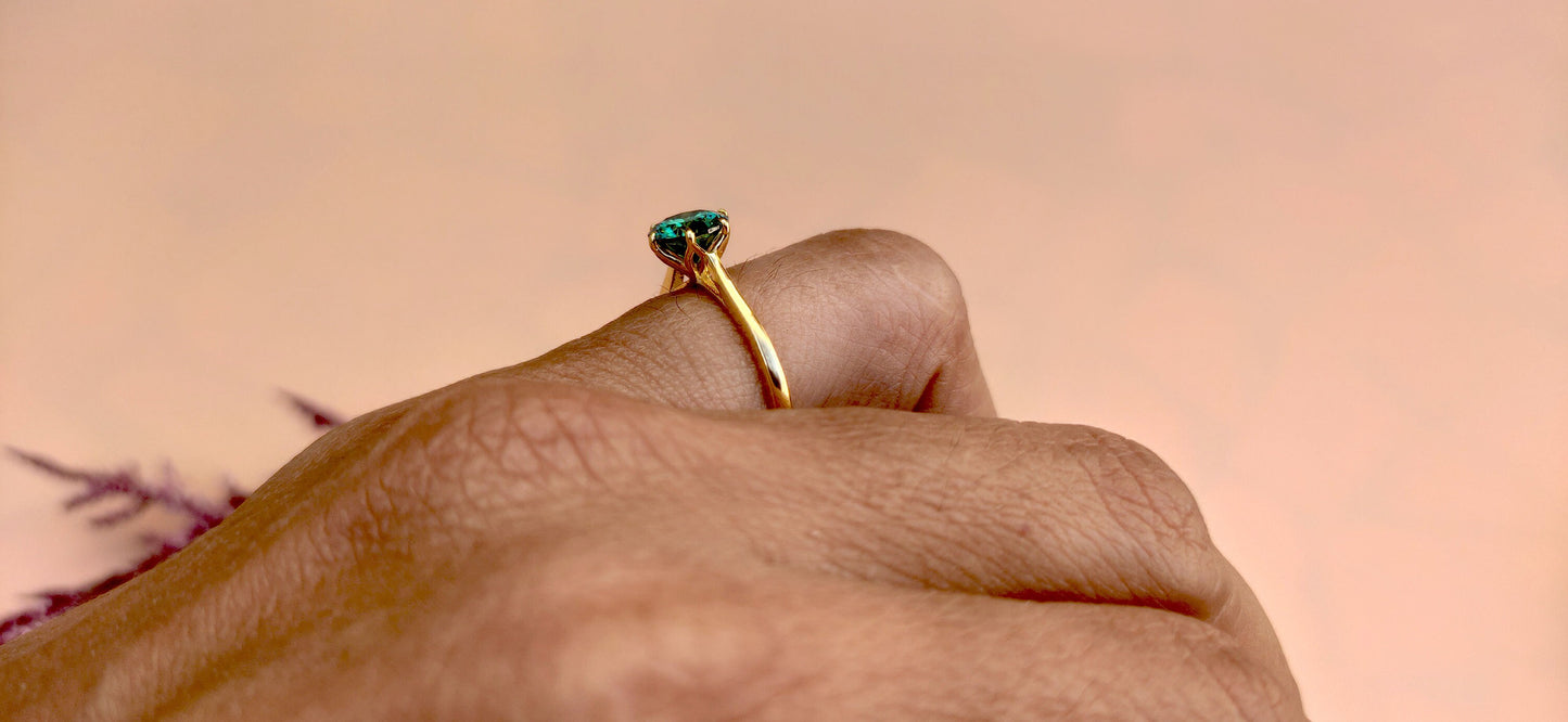Tulip Lotus Prong Round Green Moissanite Solitaire Engagement Ring, flower basket ring Promise ring, proposal Ring, Ring for her