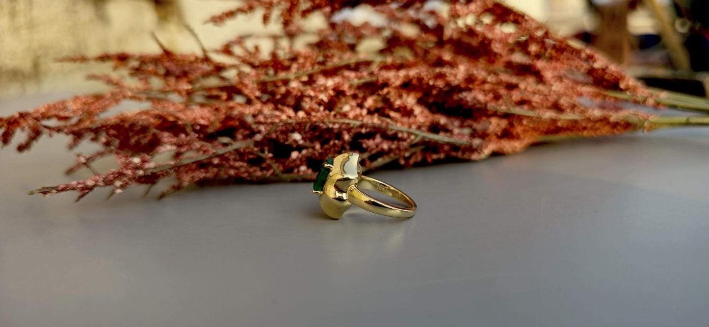 Natural Emerald Signet Solitaire ring in , Ring for her\Women, statement ring, pinky finger ring, right hand ring, with IGI certificate