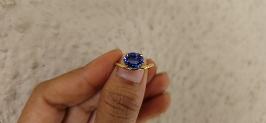 East West  set Corn flower Blue sapphire oval Cut with floating setting ring