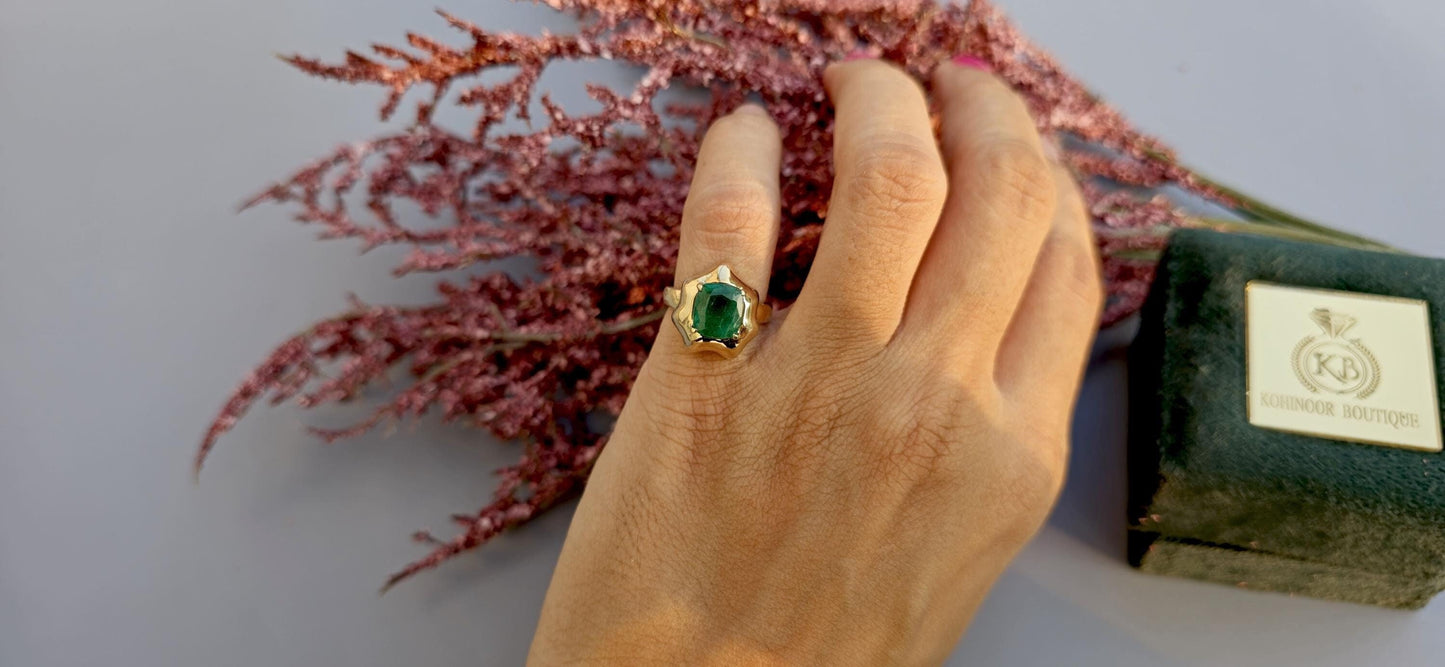 Natural Emerald Signet Solitaire ring in , Ring for her\Women, statement ring, pinky finger ring, right hand ring, with IGI certificate