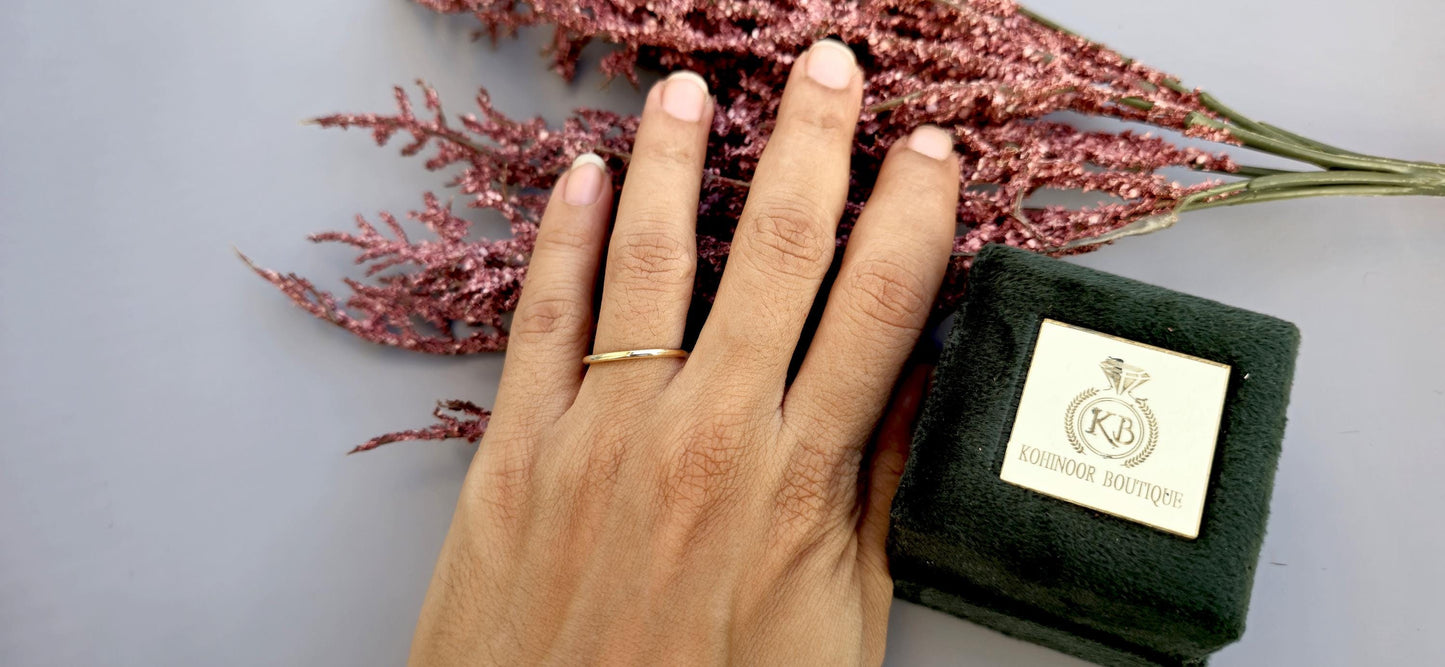 Solid Gold Thin Wedding Band / Stacking Ring / Wedding Band / Dainty Minimalist Simple Plain Ring, gift for wife, band for women