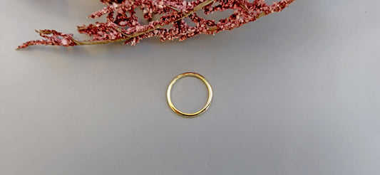 Solid Gold Thin Wedding Band / Stacking Ring / Wedding Band / Dainty Minimalist Simple Plain Ring, gift for wife, band for women