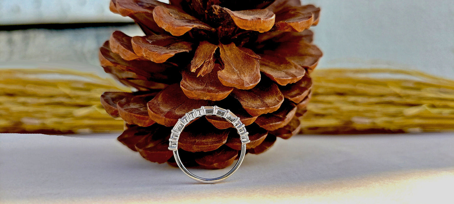 Emerald Morse code Moissanite ring,Name Initial, personalized gift, child Name initial, Husband, Wife, Boyfriend, Girlfriend name initials.