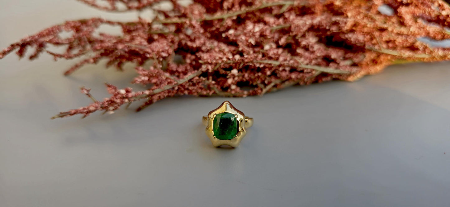 Natural Emerald Signet Solitaire ring in , Ring for her\Women, statement ring, pinky finger ring, right hand ring, with IGI certificate